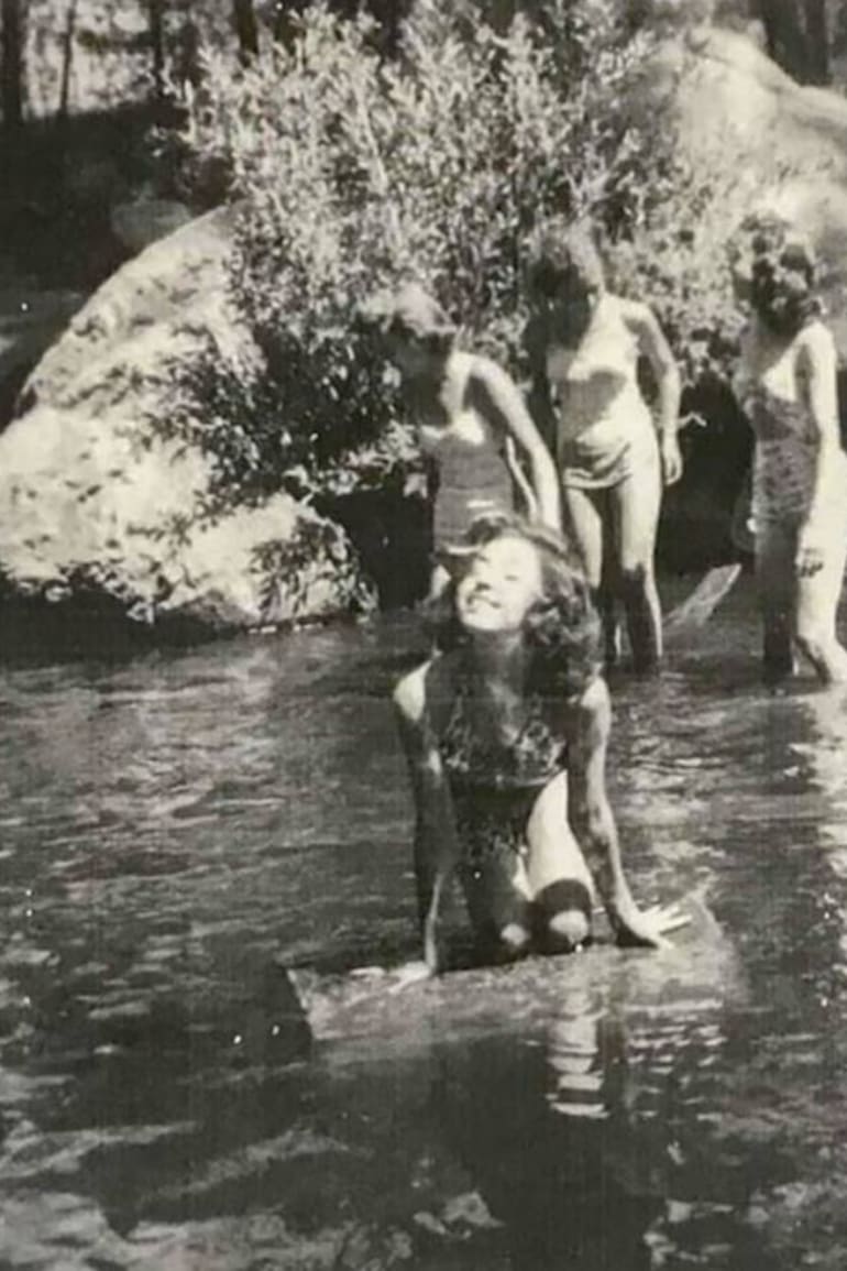 Barbara Kent y sus amigas en el campamento en Ruidoso, Nuevo México, disfrutaron de una nevada extraña que resultó traer consecuencias trágicas