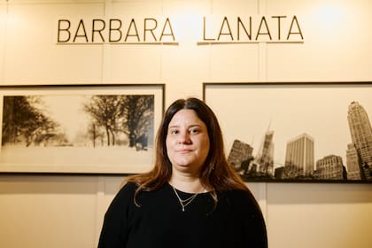 Barbara Lanata exhibe por primera vez en BADA una serie de fotografías en blanco y negro de Nueva York, y otros paisajes urbanos en color