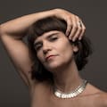 Es la hija de una famosa vedette y cantante, gira con Santaolalla y lleva el folclore y el rock en la sangre