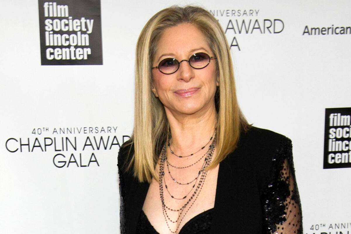 Barbra Streisand hace accionista de Disney a la hija de George Floyd