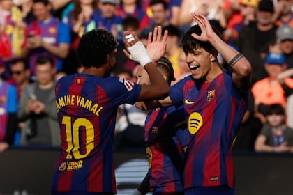 Barcelona aprovecha tropiezo del Real Madrid y retoma liderato de La Liga con triunfo ante Levante