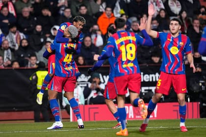 Barcelona debe ganar para seguir como único líder de la Liga