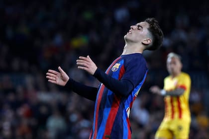 Barcelona debe inscribir el contrato del juvenil Gavi, que juega en el primer equipo, para evitar que quede libre el 30 de junio