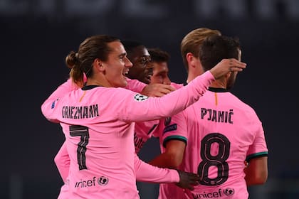 En un muy buen arranque de Barcelona, Dembélé anotó el 1-0, con algo de fortuna en el remate