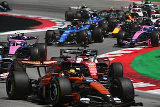 El piloto argentino está en la zona de puntos y los de Mercedes luchan por la punta