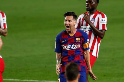 Lionel Messi festejó su gol 700, de penal, ante Atlético de Madrid