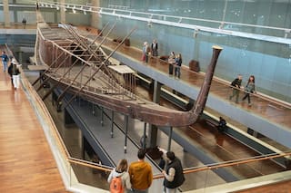 Barco de faraón egipcio es reconstruido en tiempo real en museo