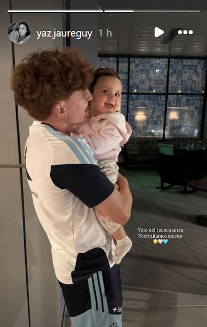 Barco junto a su hija en la previa del debut mundialista
