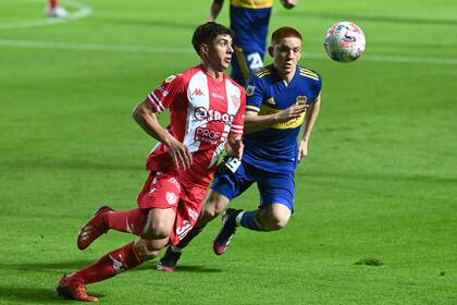 Barco, la nueva promesa de Boca, tuvo una muy buena tarea en su entreno en la primera a los 16 años; es el cuarto de los futbolistas más jóvenes en la historia de la máxima división de Boca.