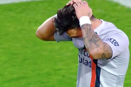 Bareiro se lamenta después de su error.