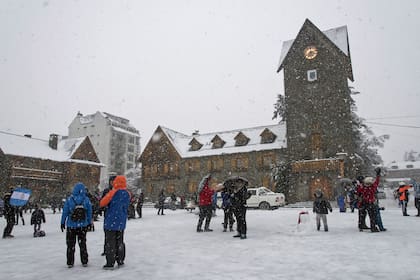 Bariloche amaneció cubierta de nieve