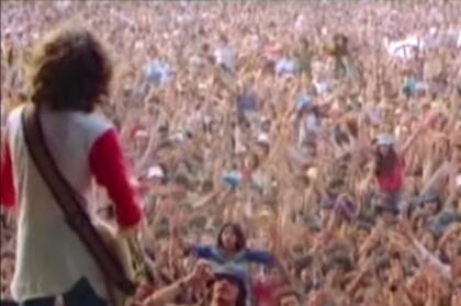 Raúl Porchetto en el festival B.A.Rock 82, donde estrenó "Che pibe, vení votá"