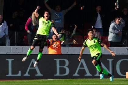 Barracas Central consiguió un gran triunfo contra River por 2-1