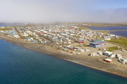 Barrow, en Alaska, está localizada a poco más de 500 kilómetros sobre la línea del círculo polar ártico (Archivo)