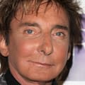 Los motivos de salud que llevaron a Barry Manilow a tener que seguir cancelando shows