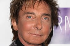 Los motivos de salud que llevaron a Barry Manilow a tener que seguir cancelando shows