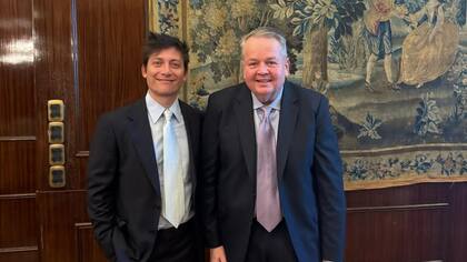 Barry Bennet se reunió con Santiago Caputo en su visita a la Argentina