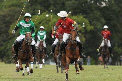 Bartolomé Castagnola (h.) y Pablo Mac Donough, dos números 3 que da gusto ver jugar; La Natividad y La Irenita tienen grandes conductores, pero sólo uno de ellos pasará a la final del Abierto de Palermo.