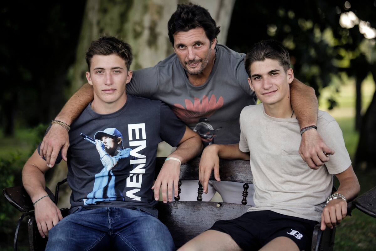 Bartolomé Castagnola, junto a sus herederos