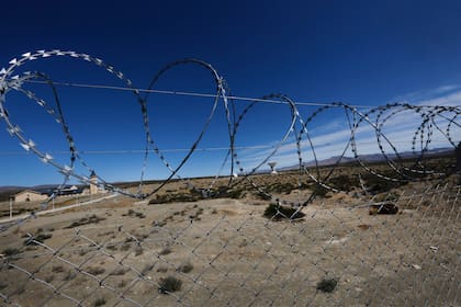 El predio de la estación espacial, de unas 200 hectáreas, está rodeado de alambres de púa