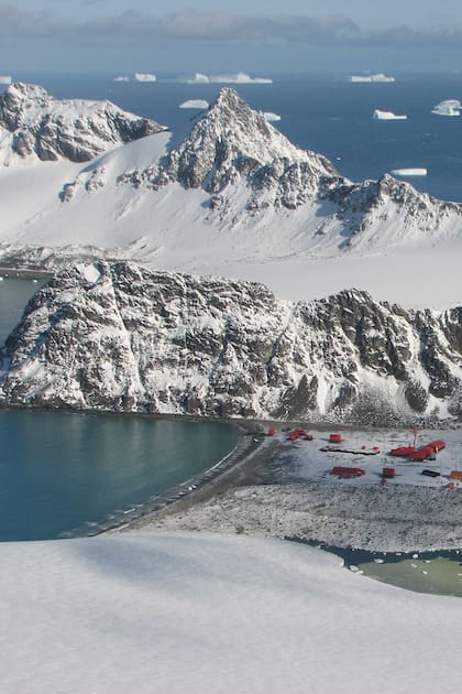 Turismo en la Antártida: cruceros cada vez más grandes, tarifas prohibitivas y el impacto que preocupa a los expertos