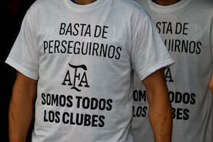 "Basta de perseguirnos. AFA somos todos los clubes", el mensaje que lucieron varios clubes en apoyo a Tapia y Toviggino