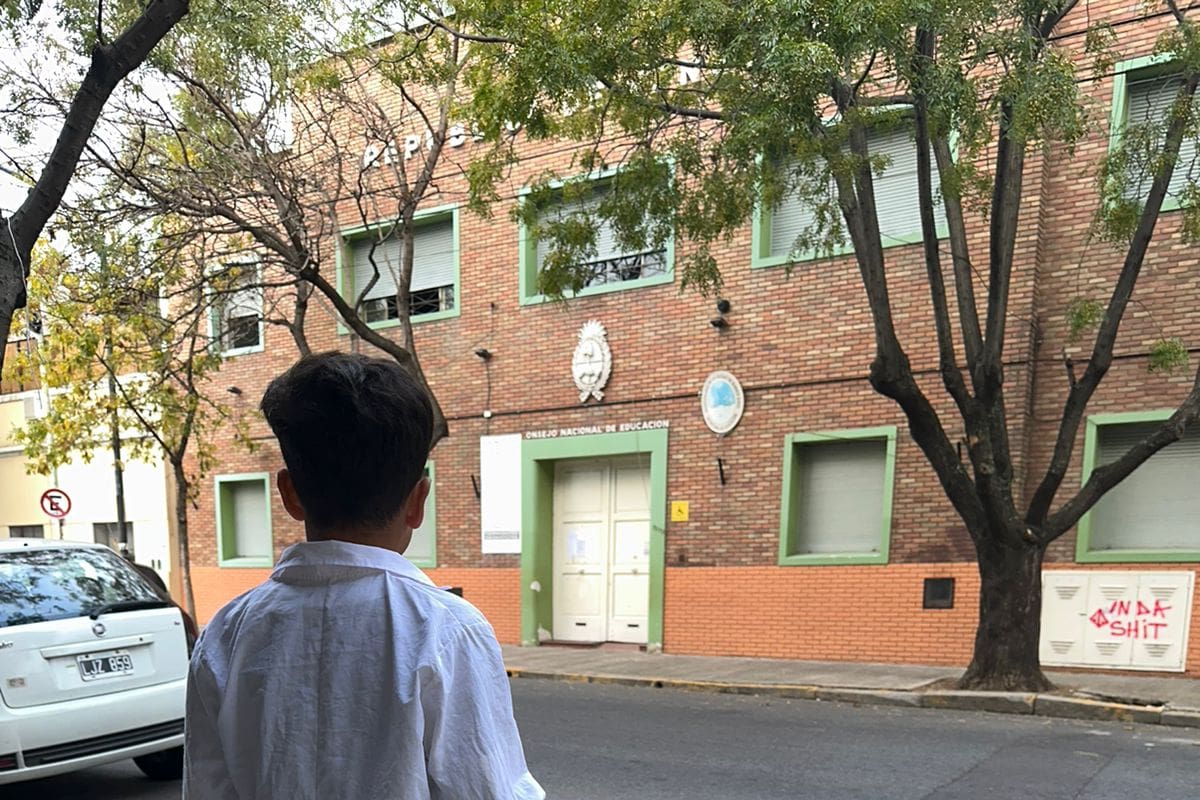 Bastian, de 8 años, tiene un diagnóstico de déficit de atención y trastorno de hiperactividad