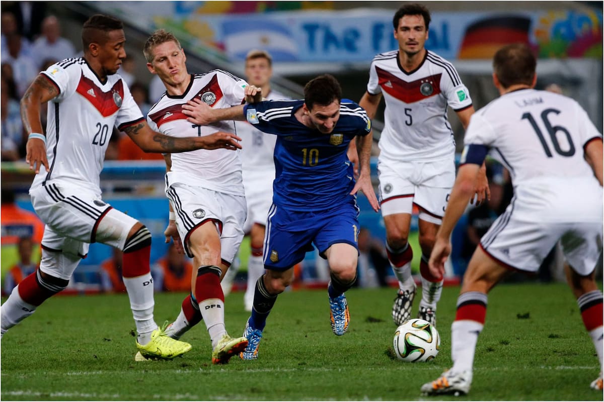Bastian Schweinsteiger, con la camiseta número 7, fue partícipe de la final del Mundial 2014