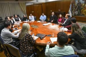 Batakis tuvo hoy su primera reunión de Gabinete