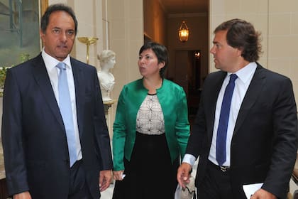 Batakis y Pérez asesoran a Scioli en temas políticos y económicos