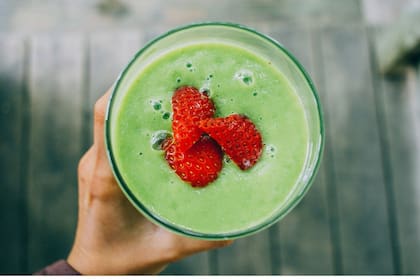 Batido de palta y manzana.