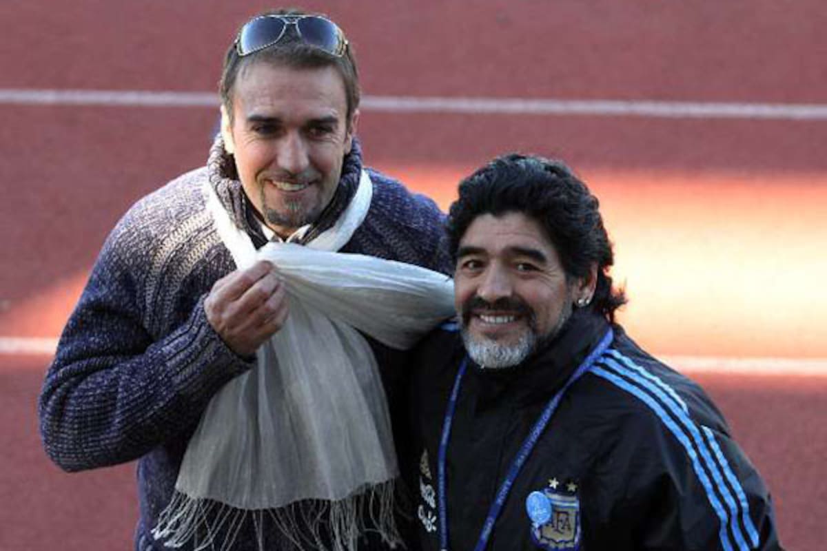 Batistuta vistió a la selección en Pretoria y saludó a Maradona