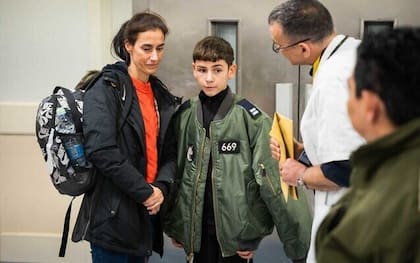 Batsheva y su hijo Eitan se reencontraron tras 52 días de cautiverio del menor en la Franja de Gaza