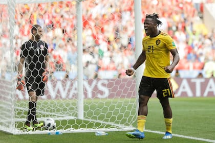 Batshuayi celebra el quinto gol de Bélgica