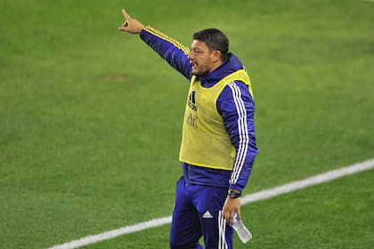 Battaglia asumirá de manera interina la conducción del primer equipo de Boca