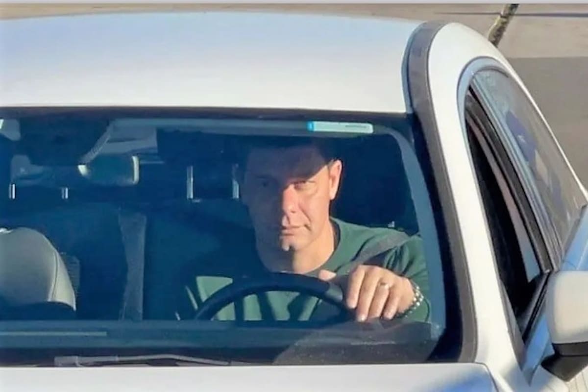 Battaglia en su auto, el día de su despedida como DT de Boca