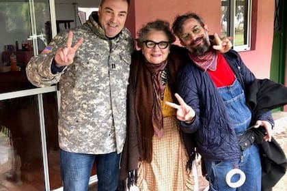 Baudry junto a la actriz Rita Cortese en el campo que tiene el funcionario en Loma Verde, partido de General Paz