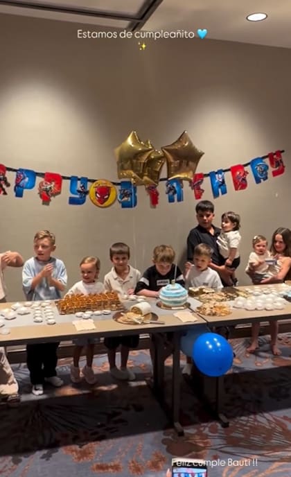 Bautista, el hijo menor de Rodrigo De Paul, celebró su cumpleaños número 5 con los familiares de varios de los jugadores (Foto: Instagram @rocioesposito)