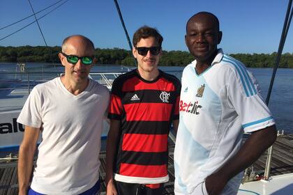 Bautista Penna tiene 23 años, es de Mar del Plata, estudia abogacía y viajó a Guayana junto a su papá.