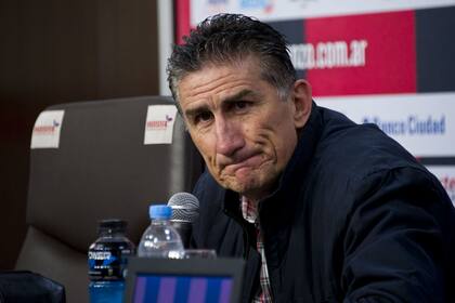 Bauza, reflexivo