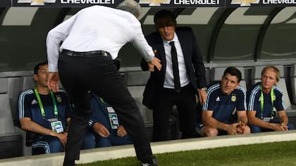 Bauza y sus alternativas en el banco
