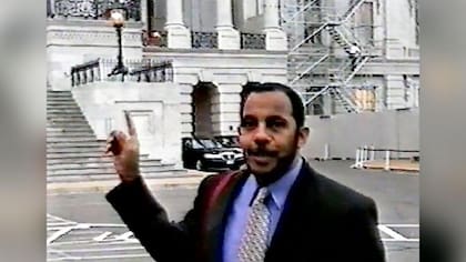 Bayoumi aludió a un "plan" mientras se filmaba afuera del Capitolio en Washington