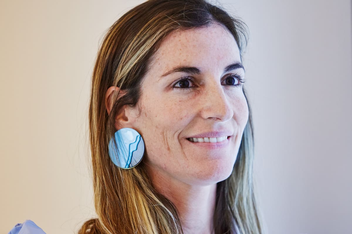Bea Palacio, diseñadora industrial, desarrolló la colección de joyería cápsula Kosice