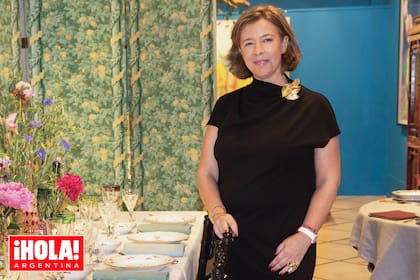 Beatriz Satrústegui trabaja como abogada pero su verdadera pasión es el arte de decorar mesas. En 2021 publicó su libro titulado "Amor platónico", y este mes estuvo en Buenos Aires en la segunda edición de “La mesa, todo un arte”, en la galería Roldan Moderno.