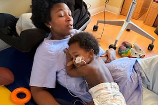 Bebé en Oregon sigue luchando contra botulismo infantil tras exposición a fórmula ByHeart