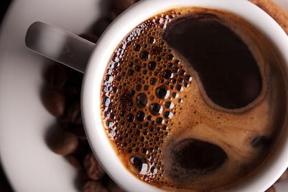 Beber café antes de la sesión de entrenamiento, ¿es bueno o malo para la salud?