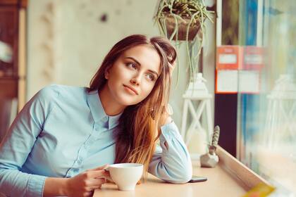Beber café tiene muchos beneficios para la salud, incluidos vínculos con la longevidad, un menor riesgo de enfermedad cardiovascular y protección contra muchos tipos de cáncer