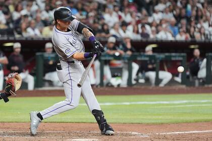 Beck aporta 2 jonrones y Tovar logra 5 hits en victoria de Rockies, 14-12 sobre Diamondbacks