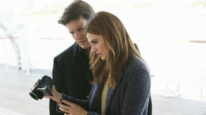 Beckett (Stana Katic) y Castle (Nathan Fillion) en tiempos mejores