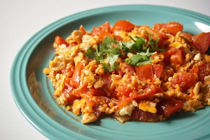 Bed u benedora, huevo revuelto con tomate al estilo sefaradí